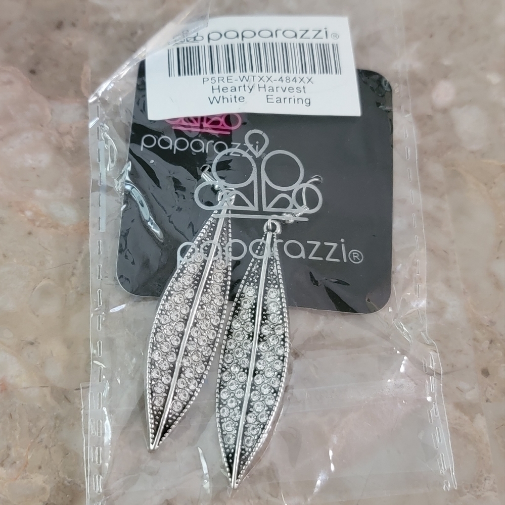 𝅺Hearty Harvest Earrings - Picture 4 of 4